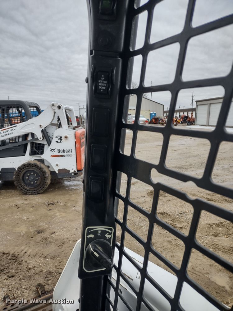 image for item DR8184 2017 Bobcat S550  skid steer loader