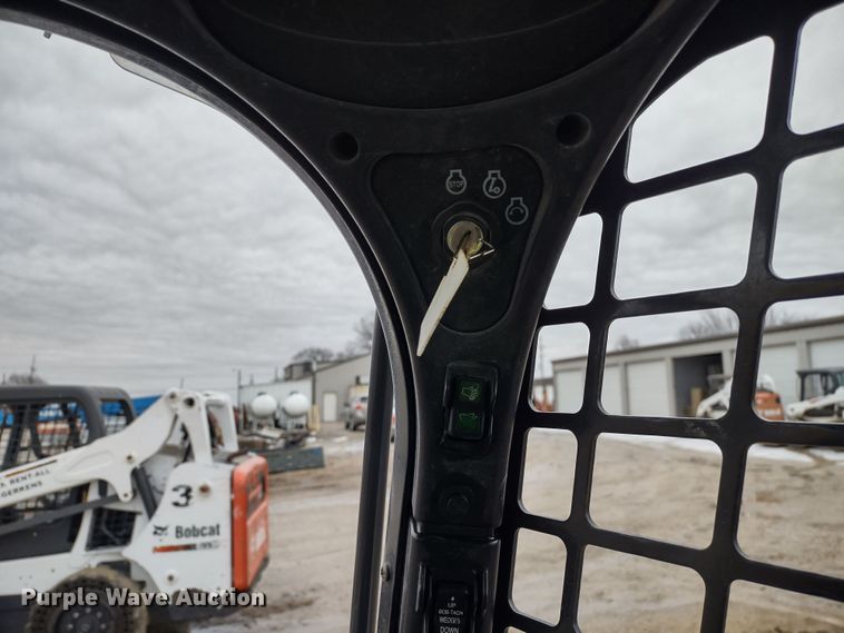 image for item DR8184 2017 Bobcat S550  skid steer loader