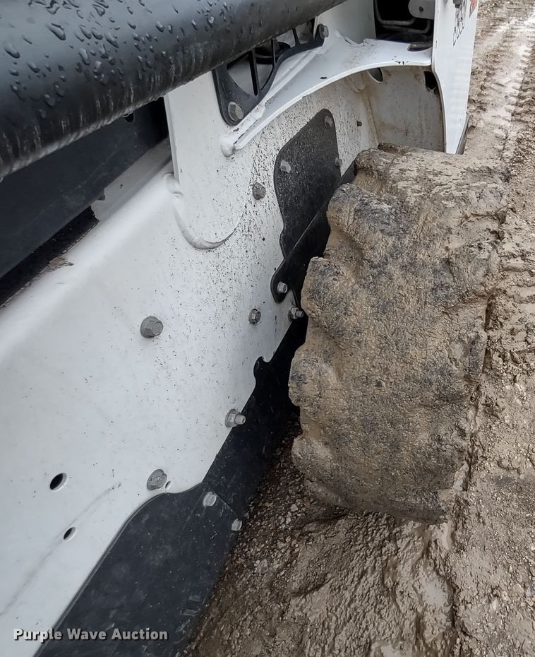 image for item DR8184 2017 Bobcat S550  skid steer loader