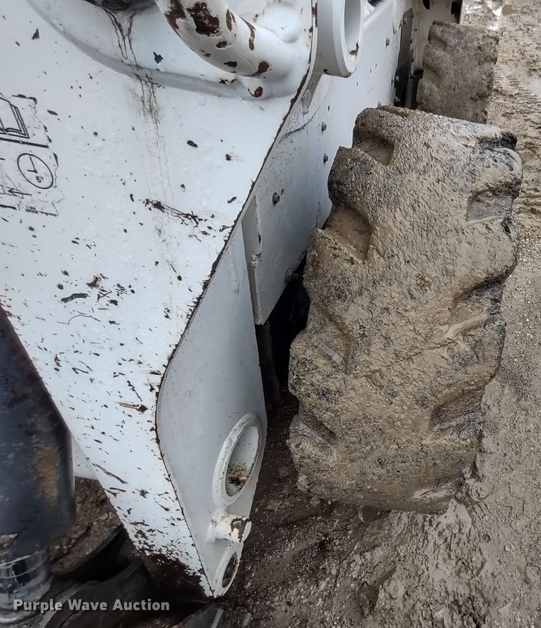 image for item DR8184 2017 Bobcat S550  skid steer loader