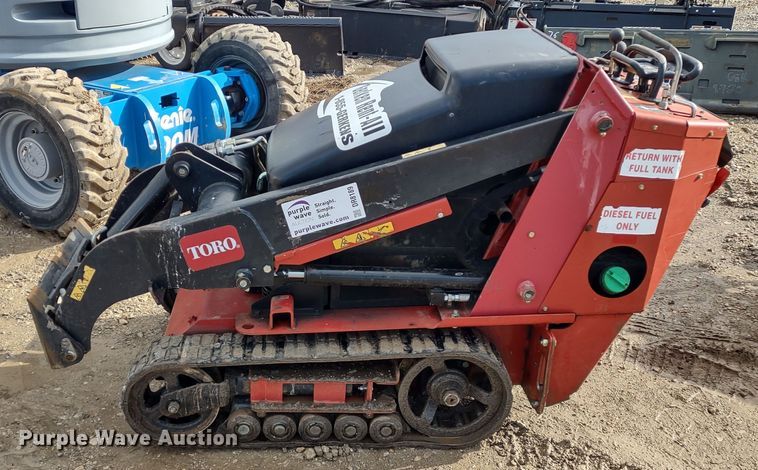 image for item DR8189 2016 Toro Dingo TX427  compact utility loader