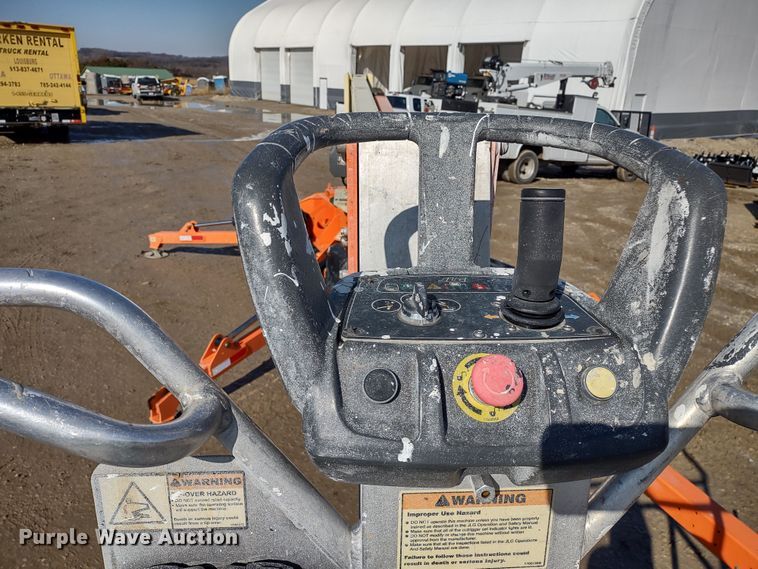 image for item DR8191 2015 JLG T500J  boom lift