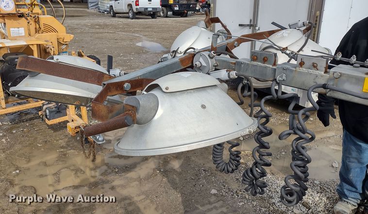 image for item DR8196 2005 Baldor Powerlite  light plant