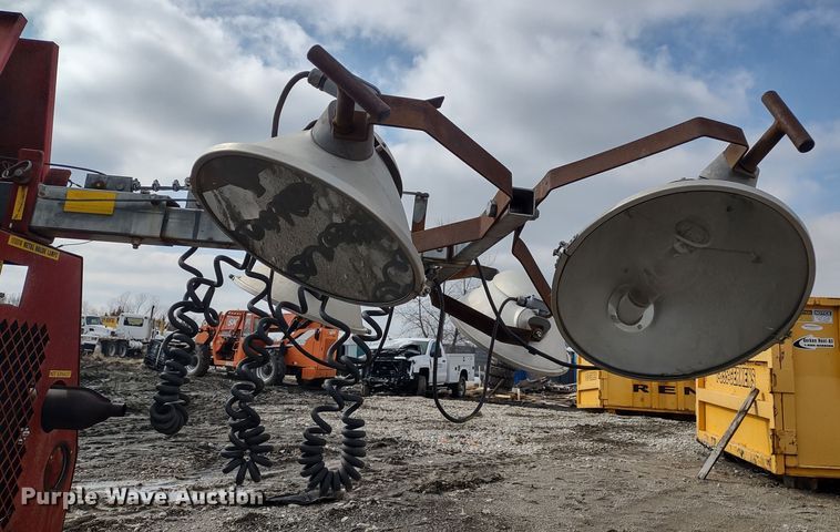 image for item DR8196 2005 Baldor Powerlite  light plant