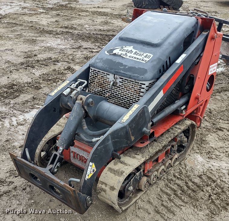 image for item DR8200 2012 Toro Dingo TX427  compact utility loader