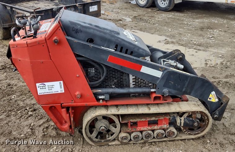 image for item DR8200 2012 Toro Dingo TX427  compact utility loader