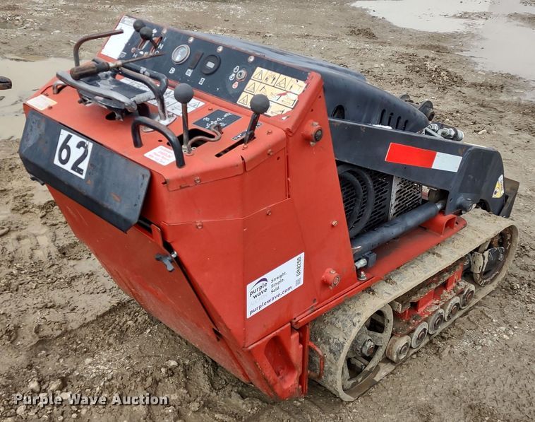 image for item DR8200 2012 Toro Dingo TX427  compact utility loader