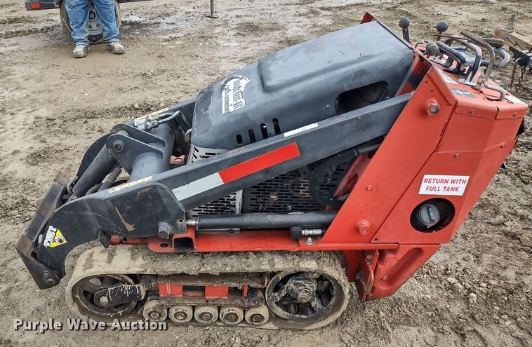 image for item DR8200 2012 Toro Dingo TX427  compact utility loader