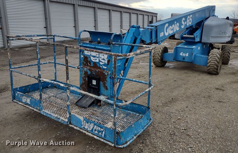 image for item DR8205 2008 Genie S65  boom lift