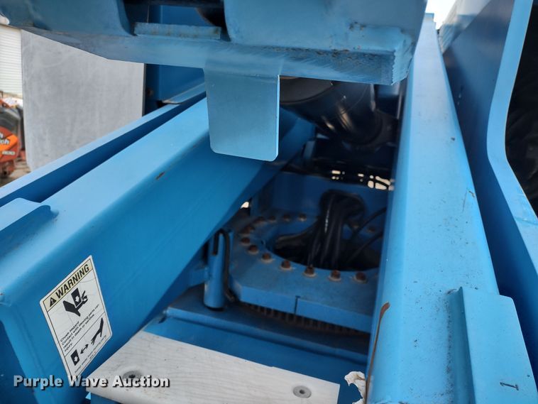 image for item DR8205 2008 Genie S65  boom lift