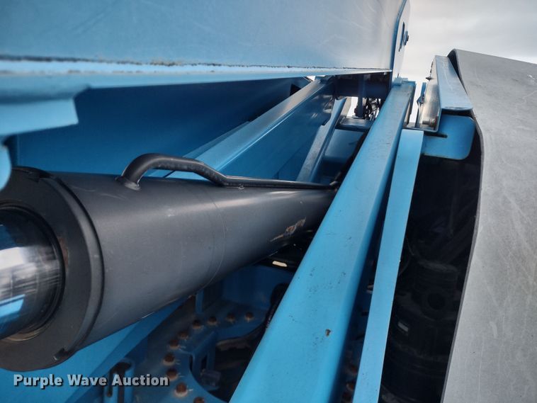 image for item DR8205 2008 Genie S65  boom lift