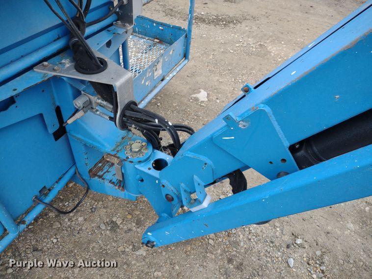 image for item DR8205 2008 Genie S65  boom lift