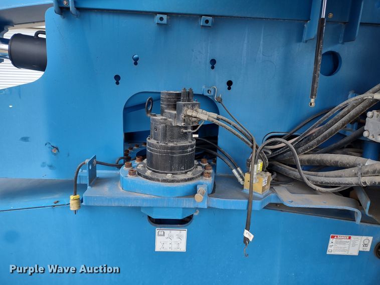 image for item DR8205 2008 Genie S65  boom lift