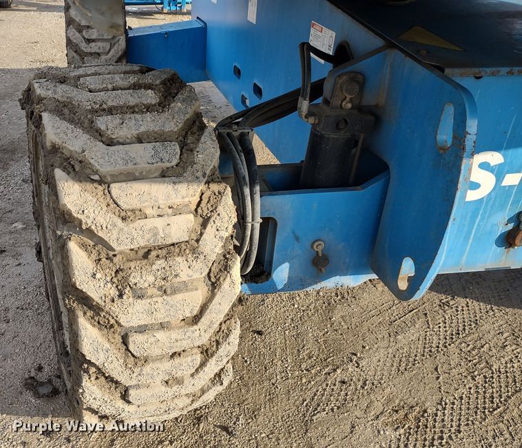 image for item DR8205 2008 Genie S65  boom lift