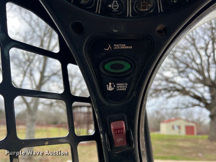 image for item DS2779 2018 Bobcat T650  tracked skid steer loader