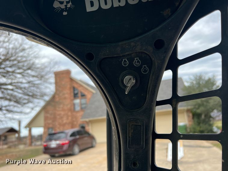 image for item DS2779 2018 Bobcat T650  tracked skid steer loader