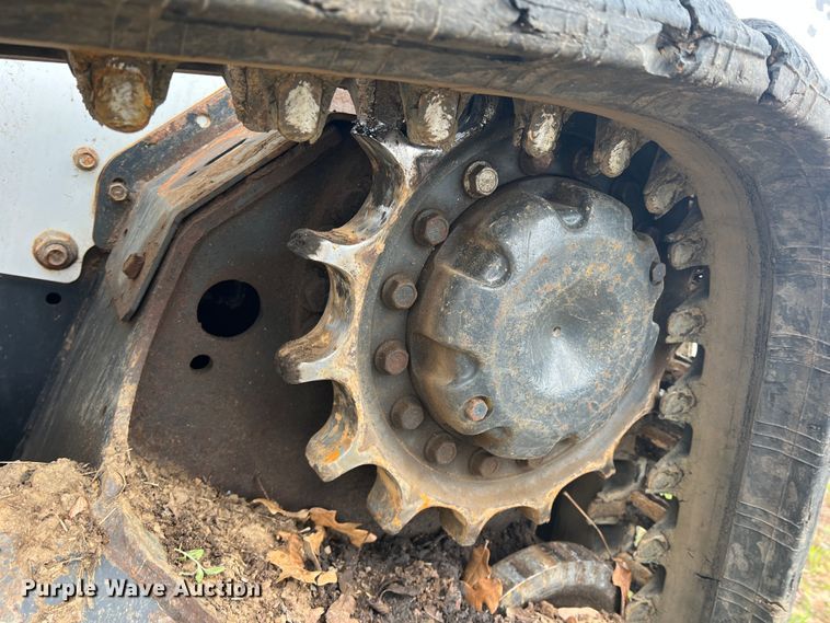 image for item DS2779 2018 Bobcat T650  tracked skid steer loader