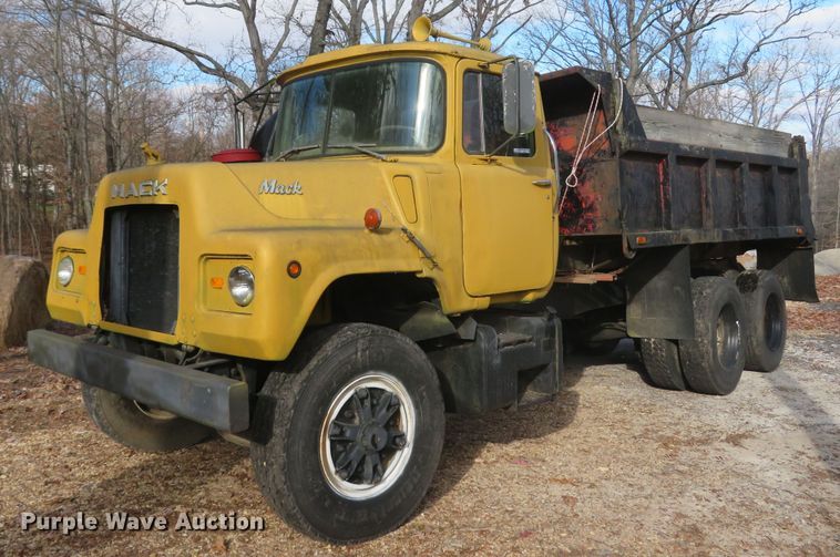 image for item FB9825 1979 Mack DM606  dump truck