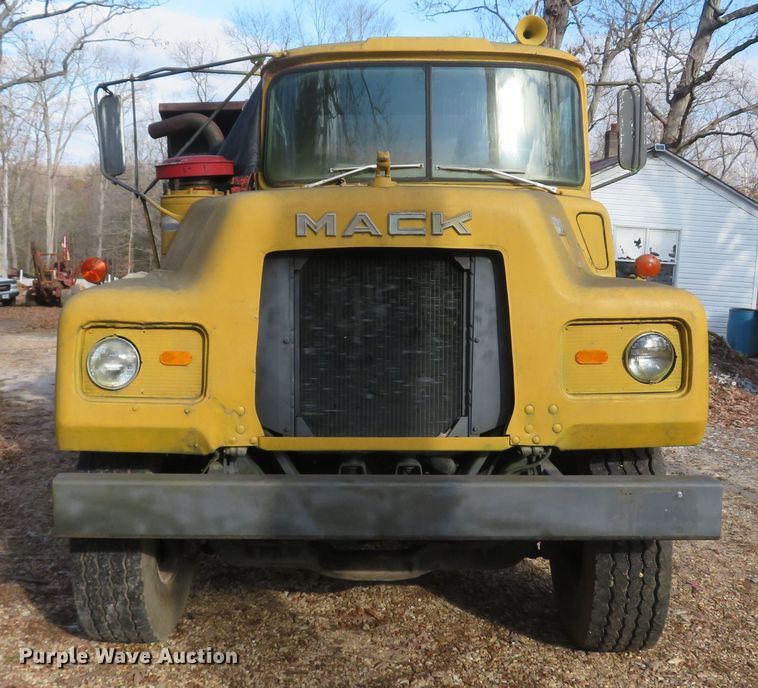 image for item FB9825 1979 Mack DM606  dump truck