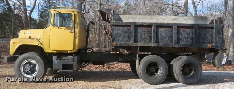 image for item FB9825 1979 Mack DM606  dump truck