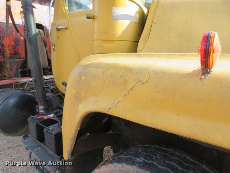 image for item FB9825 1979 Mack DM606  dump truck