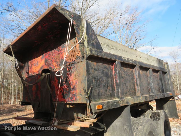 image for item FB9825 1979 Mack DM606  dump truck