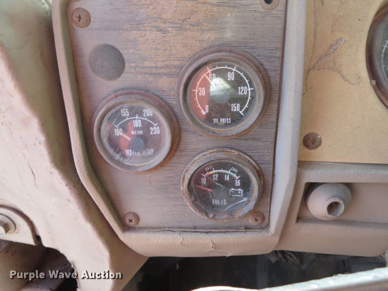 image for item FB9825 1979 Mack DM606  dump truck