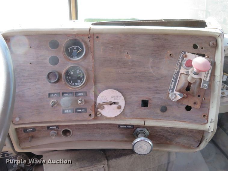 image for item FB9825 1979 Mack DM606  dump truck