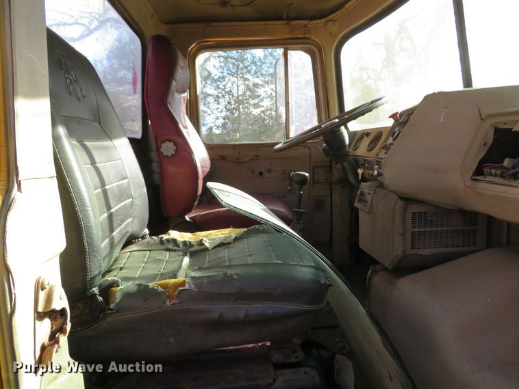 image for item FB9825 1979 Mack DM606  dump truck