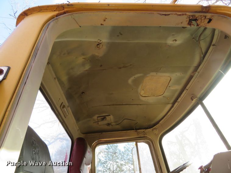 image for item FB9825 1979 Mack DM606  dump truck