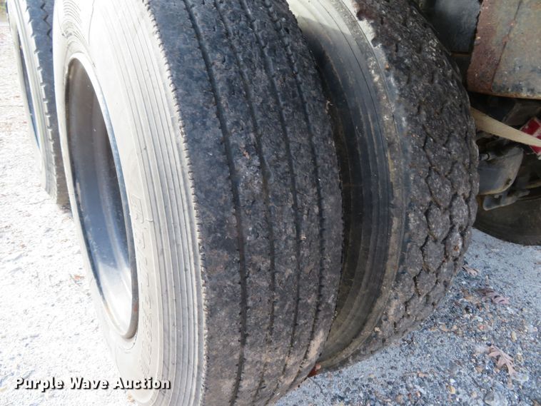 image for item FB9825 1979 Mack DM606  dump truck