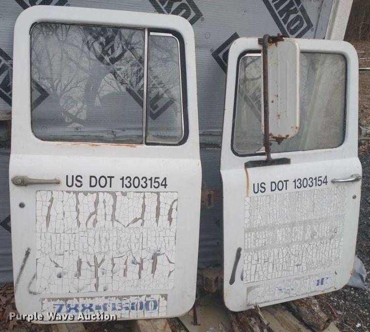 image for item FB9825 1979 Mack DM606  dump truck