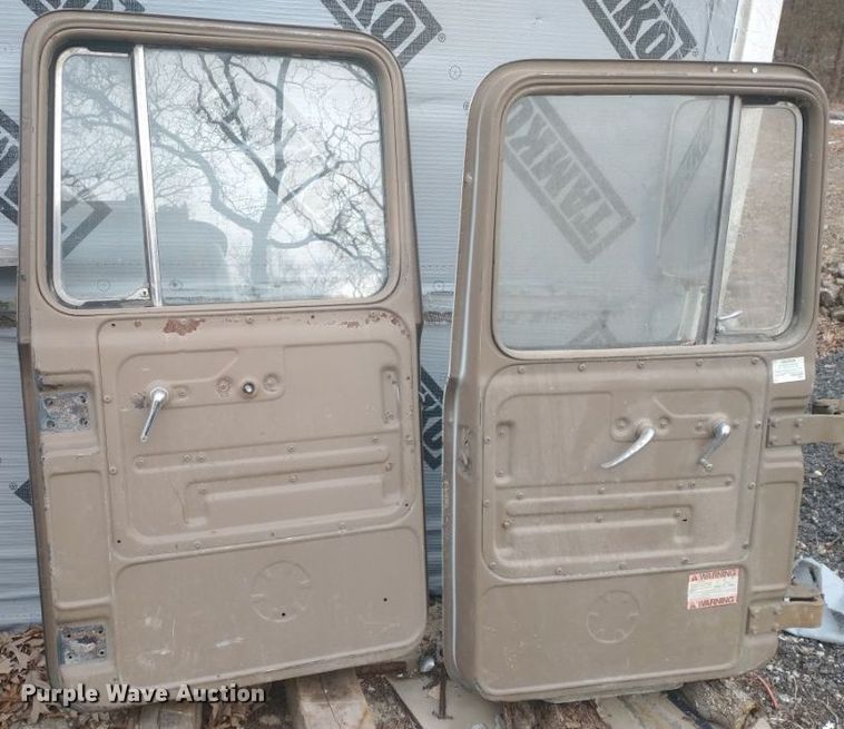 image for item FB9825 1979 Mack DM606  dump truck