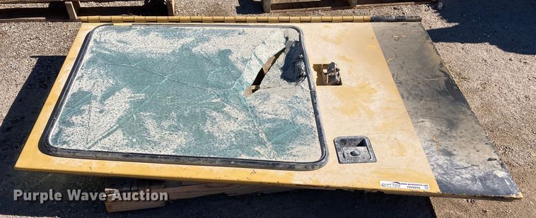 image for item HN9806 Caterpillar  door