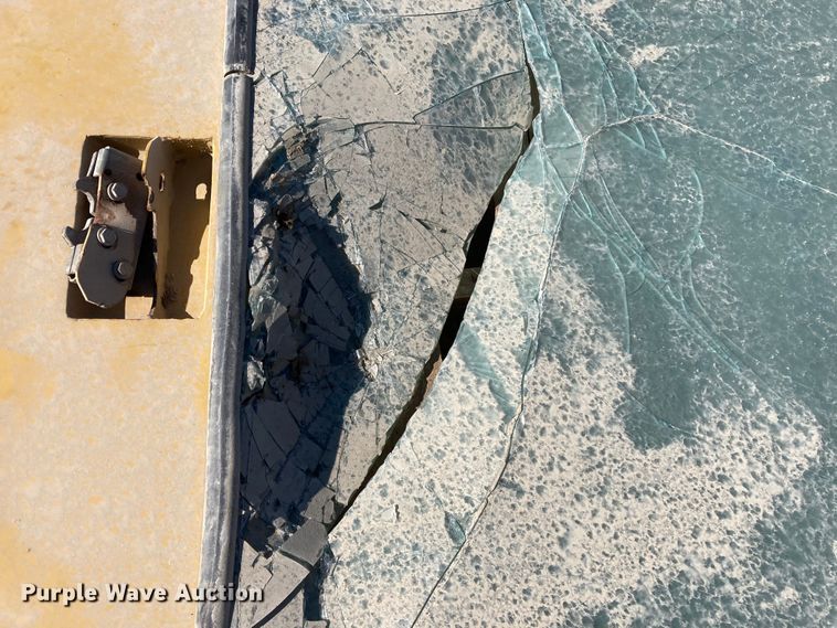 image for item HN9806 Caterpillar  door