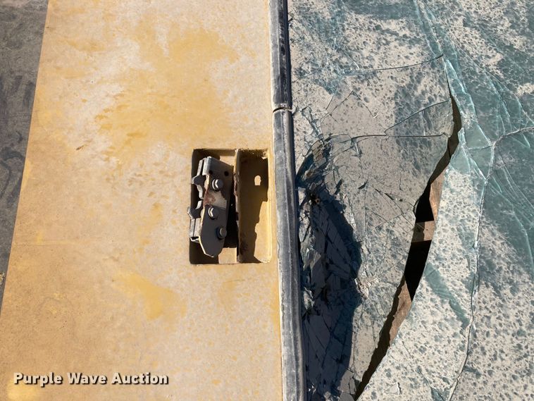 image for item HN9806 Caterpillar  door