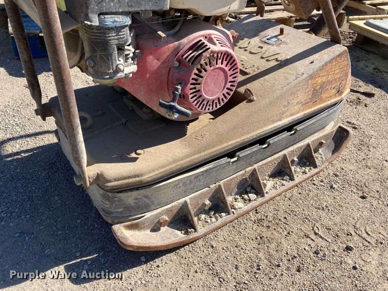 image for item HN9807 1993 Wacker BPU3345A  plate compactor