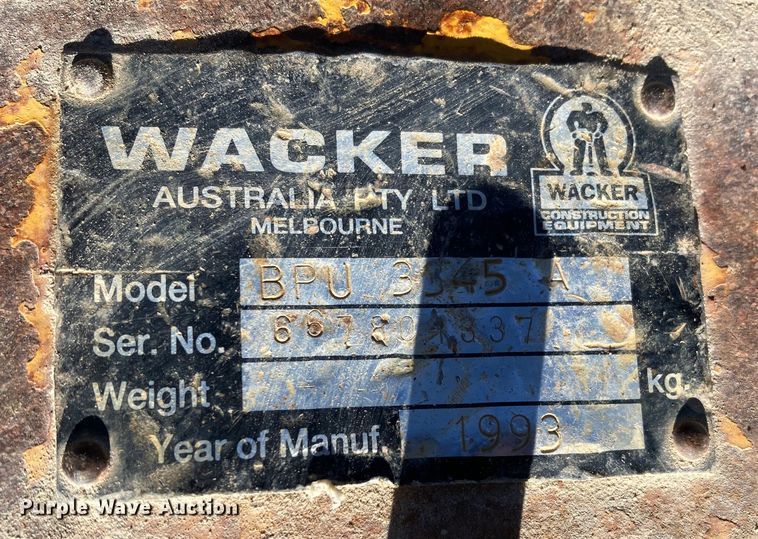 image for item HN9807 1993 Wacker BPU3345A  plate compactor