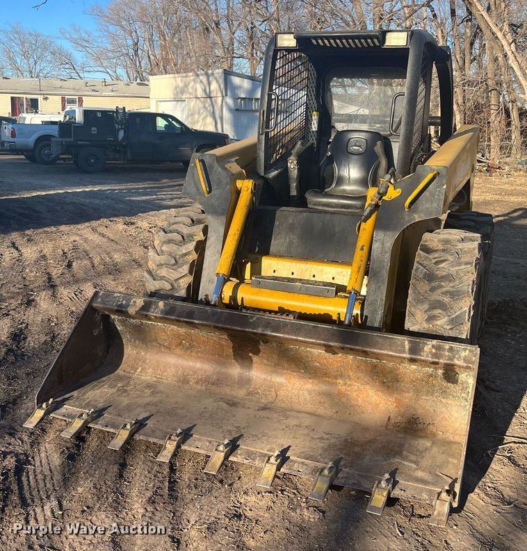 image for item HP9430 John Deere 270  skid steer loader
