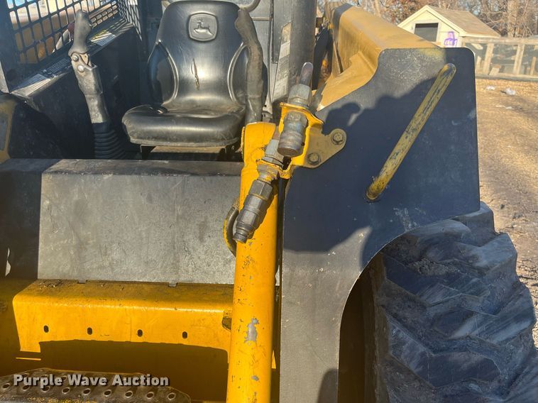 image for item HP9430 John Deere 270  skid steer loader