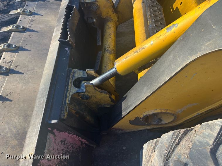 image for item HP9430 John Deere 270  skid steer loader