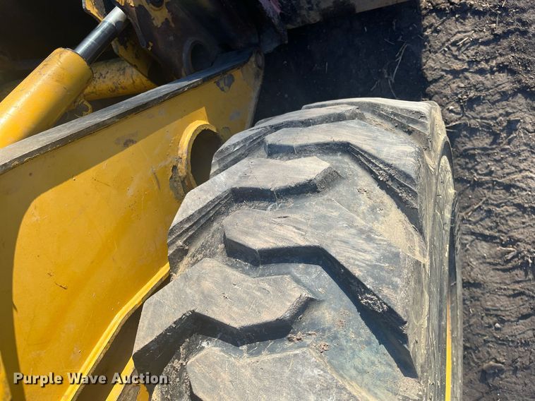 image for item HP9430 John Deere 270  skid steer loader