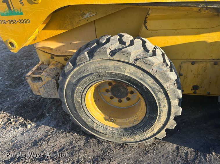 image for item HP9430 John Deere 270  skid steer loader