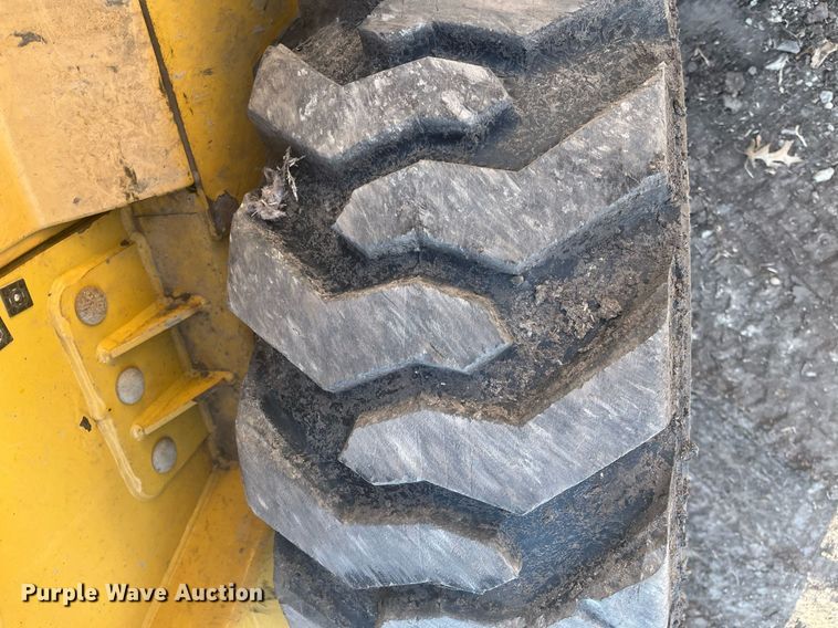 image for item HP9430 John Deere 270  skid steer loader