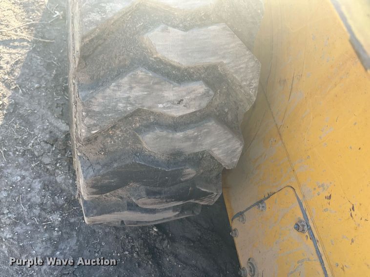 image for item HP9430 John Deere 270  skid steer loader