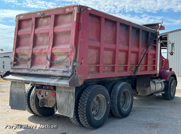 image for item HX9971 2005 Kenworth T800  dump truck