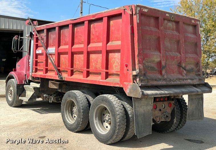 image for item HX9971 2005 Kenworth T800  dump truck