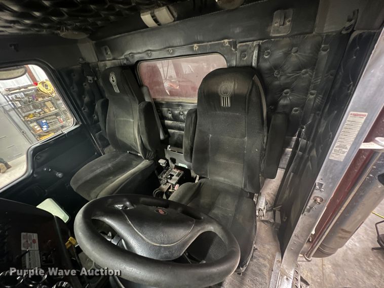 image for item HX9971 2005 Kenworth T800  dump truck