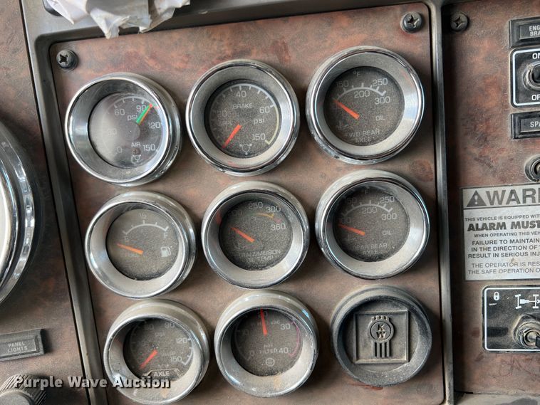 image for item HX9971 2005 Kenworth T800  dump truck