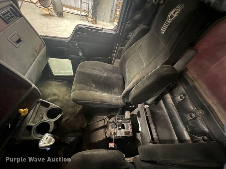 image for item HX9971 2005 Kenworth T800  dump truck